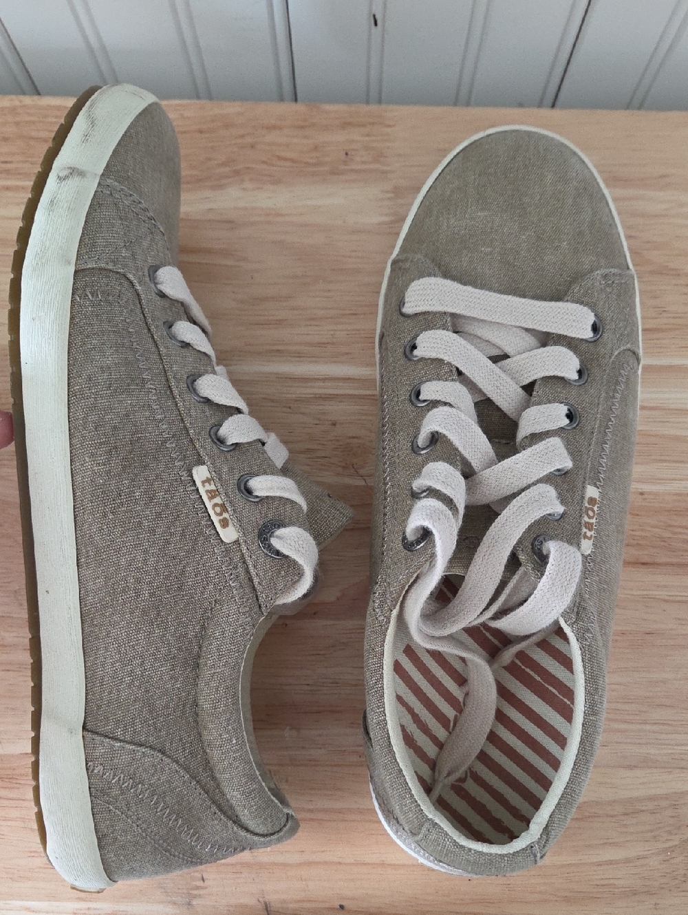 Taos Womens Star Sneaker 9 - Picture 2 of 8